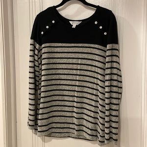 Market & Spruce Gloria Long Sleeve Hacci Button Detail Top, size L